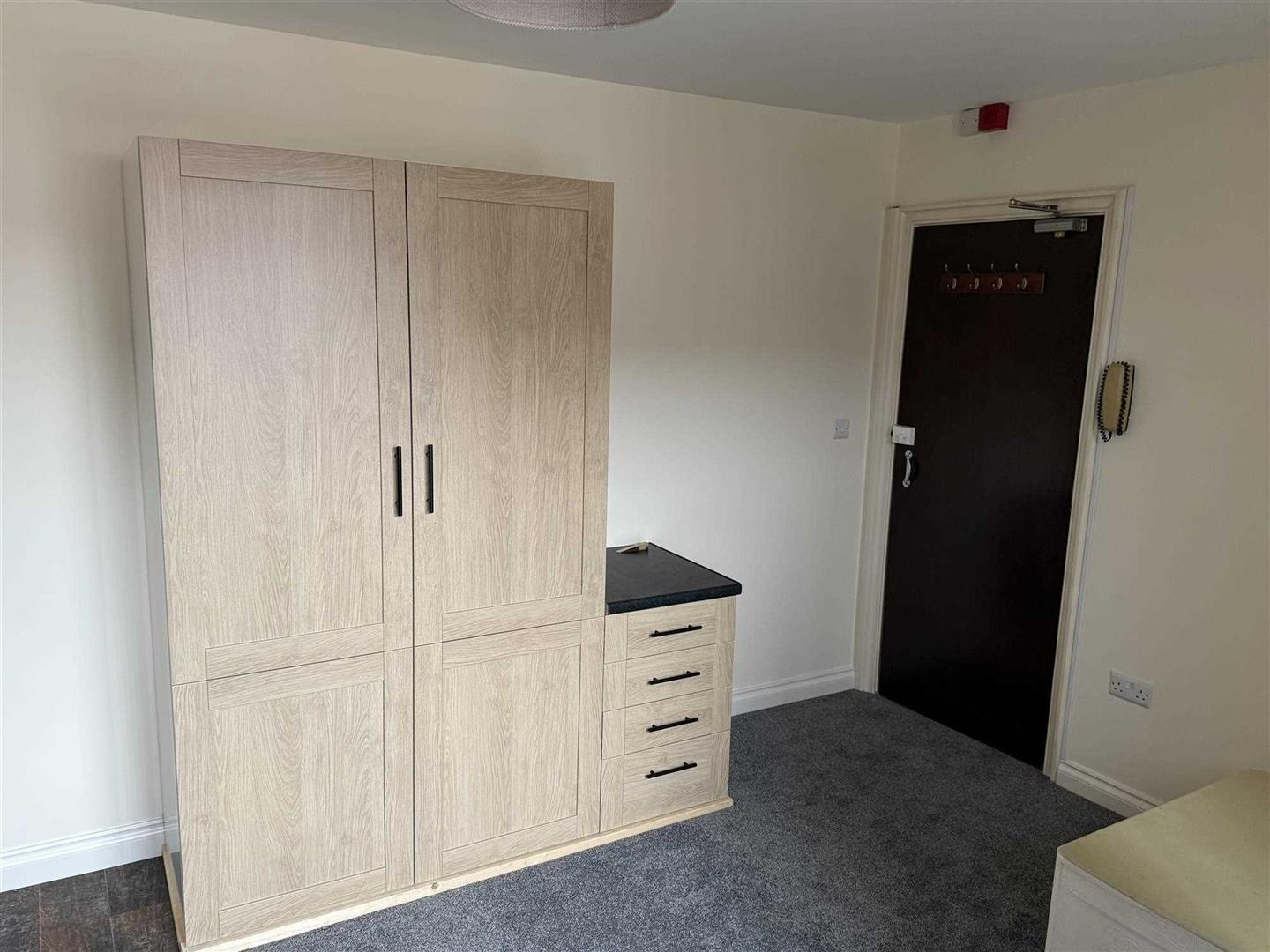 1 bed property in Sheffield Road, Chesterfield